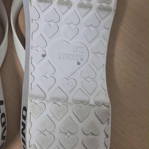 Love Moschino Eva Red Heart Charm Platform Flip Flop Sandals US 9 - Picture 4 of 4